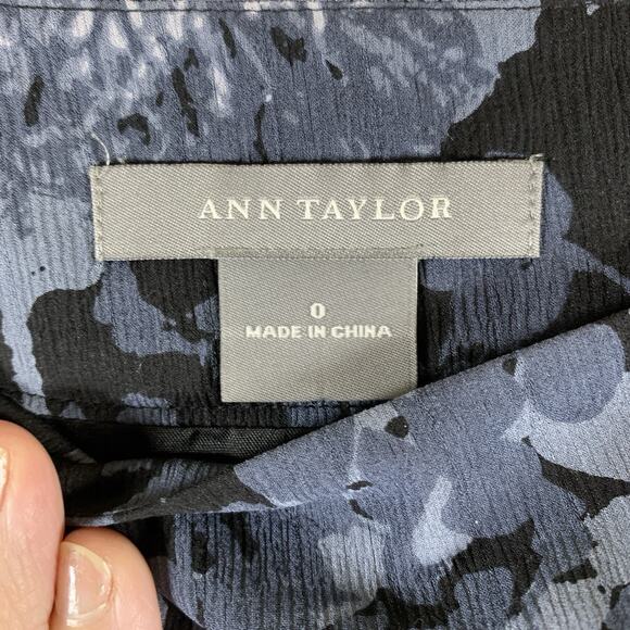 Ann Taylor Womens 100% Silk Floral Midi Skirt Sz 0 Dark Romantic Pleated Office - Picture 10 of 13